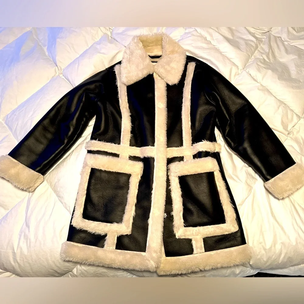 NWOT Abercrombie & Fitch Mid-length Vegan Leather & Shearling coat Women’s M - Picture 3 of 5